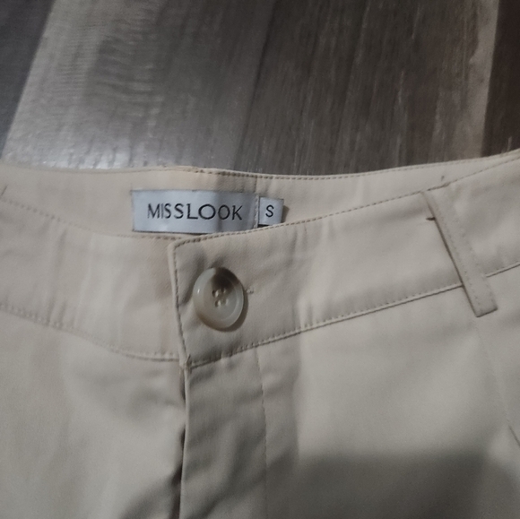 MISSLOOK Bermuda Shorts with Pockets Khaki size Small - Picture 2 of 3